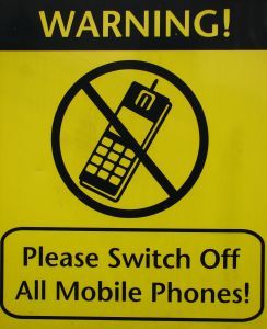 781984_switch_off_mobile_phones.jpg