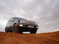 499655_land_cruiser.jpg