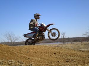 758073_dirt_bike_jump.jpg