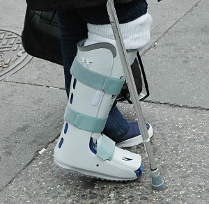 orthopedic-leg-brace-1232546-m.jpg