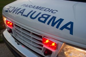 ambulance-ecnalubma-677683-m.jpg