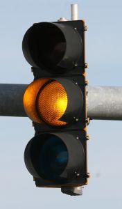 yellow-traffic-light-669004-m.jpg