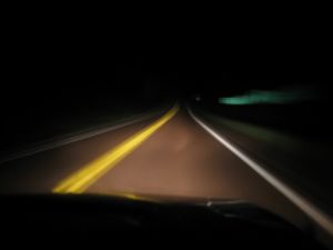 driving-at-night-314564-m.jpg
